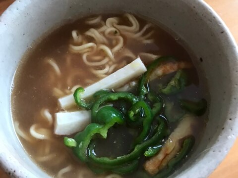 ピーマンとちくわのごま油炒めのせ味噌ラーメン